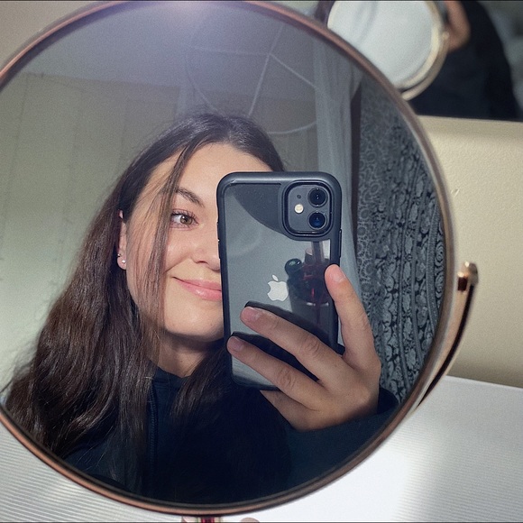 Meet your Posher, Calina - Picture 1 of 1